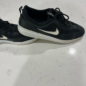 Men’s nyjah Nike shoes